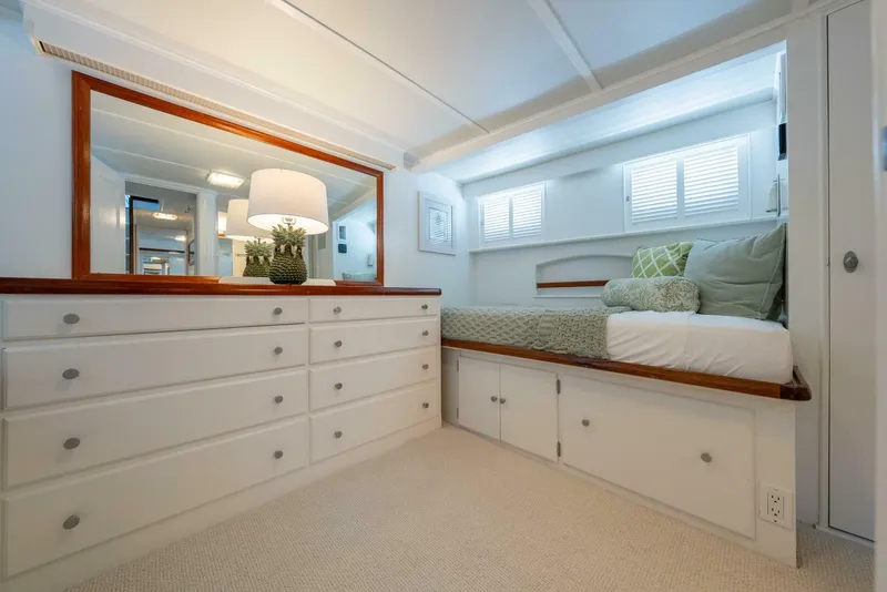 Slide: The Image of Trumpy Houseboat 1970 - 17