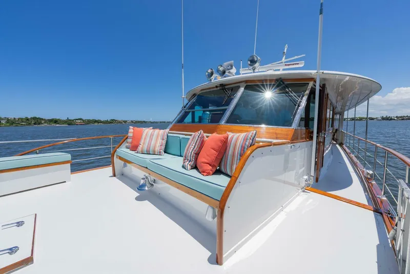 Slide: The Image of Trumpy Houseboat 1970 - 33