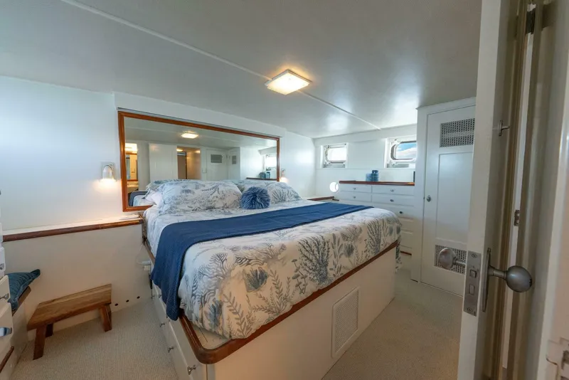 Slide: The Image of Trumpy Houseboat 1970 - 13