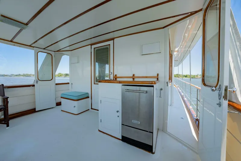 Slide: The Image of Trumpy Houseboat 1970 - 29
