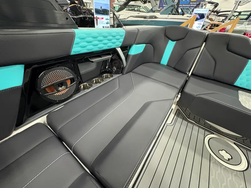 Slide: The Image of Mastercraft XT23 2025 - 25