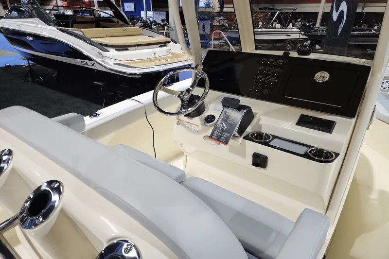 Slide: The Image of Scout 240 XSF 2025 - 10