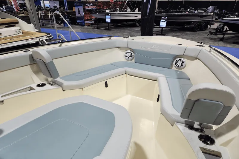 Slide: The Image of Scout 240 XSF 2025 - 3