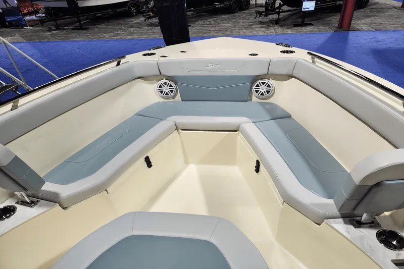 Slide: The Image of Scout 240 XSF 2025 - 4