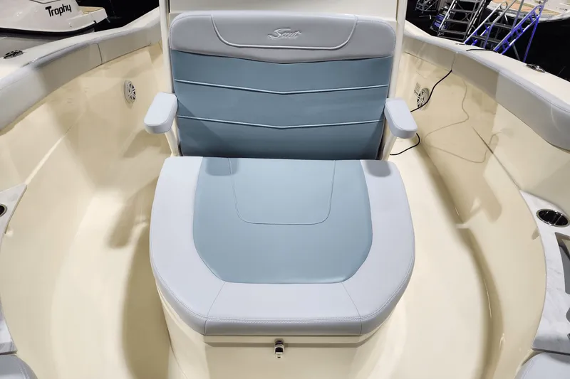 Slide: The Image of Scout 240 XSF 2025 - 6