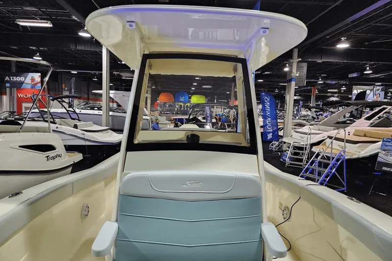 Slide: The Image of Scout 240 XSF 2025 - 7