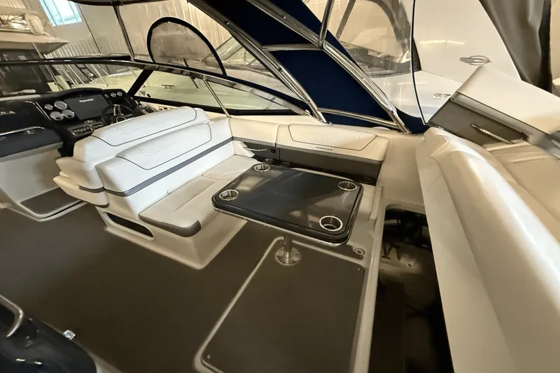 Slide: The Image of Formula 350 CBR 2018 - 10