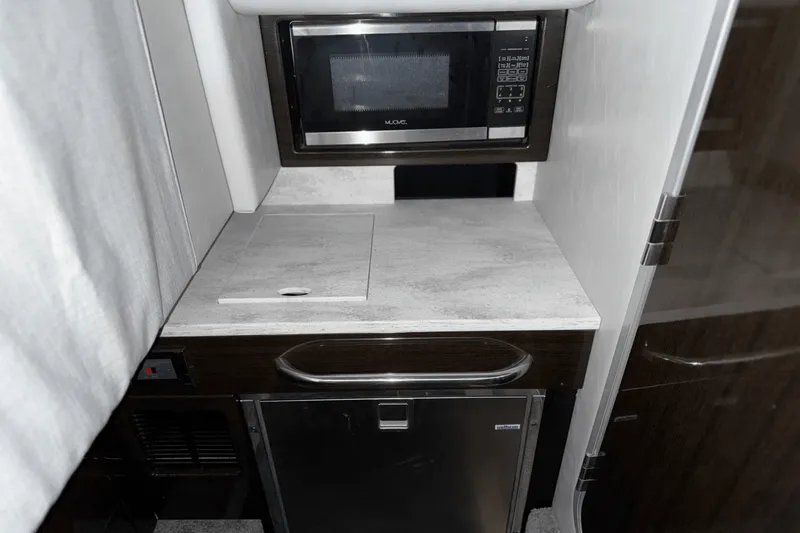 Slide: The Image of Formula 350 CBR 2018 - 23