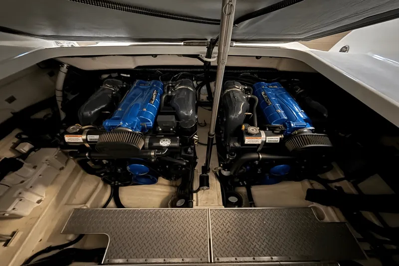 Slide: The Image of Formula 350 CBR 2018 - 34