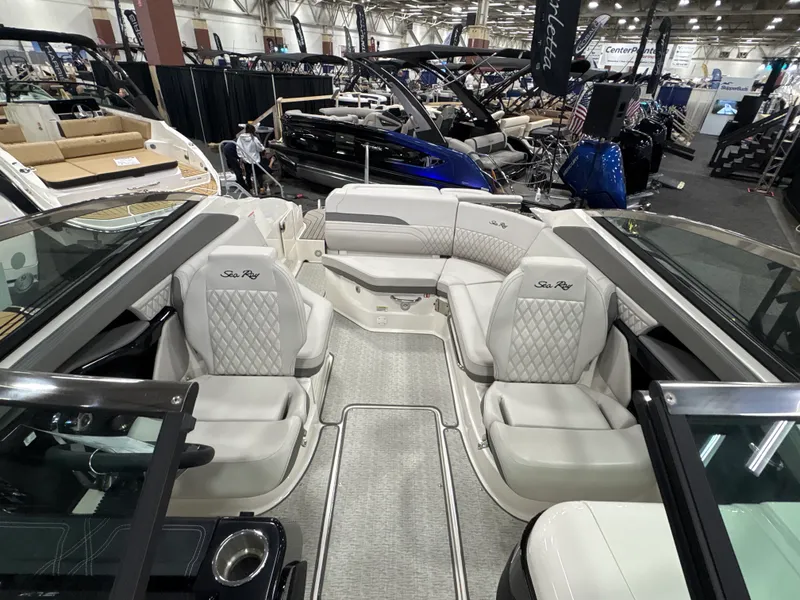 Slide: The Image of Sea Ray SLX 260 2025 - 53