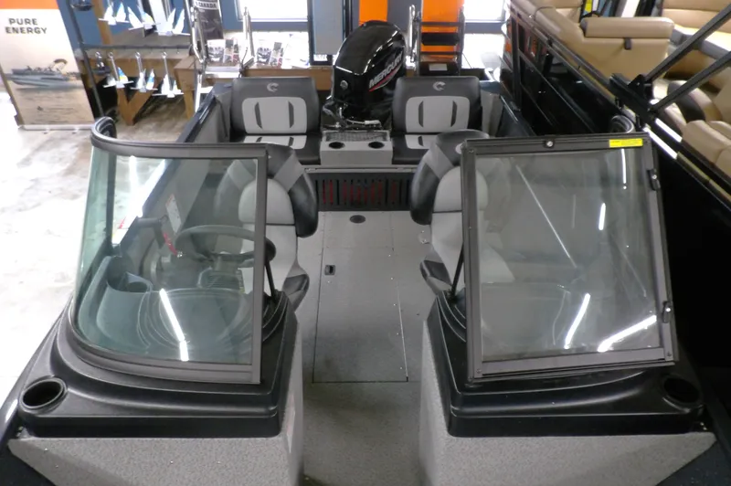 Slide: The Image of Crestliner 1650 Kodiak WT 2027 - 8