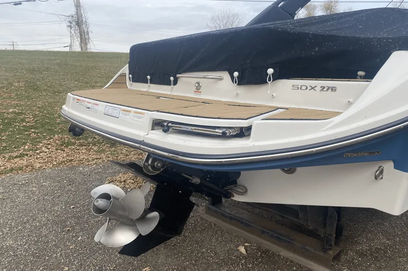 Slide: The Image of Sea Ray SDX 270 2025 - 30
