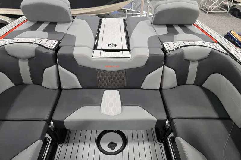 Slide: The Image of Mastercraft XT22 2025 - 16