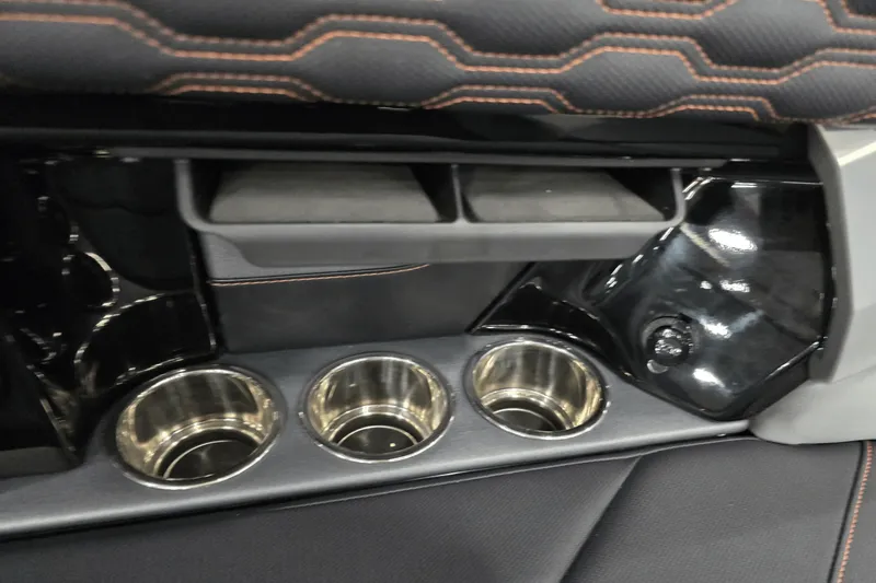 Slide: The Image of Mastercraft XT22 2025 - 17