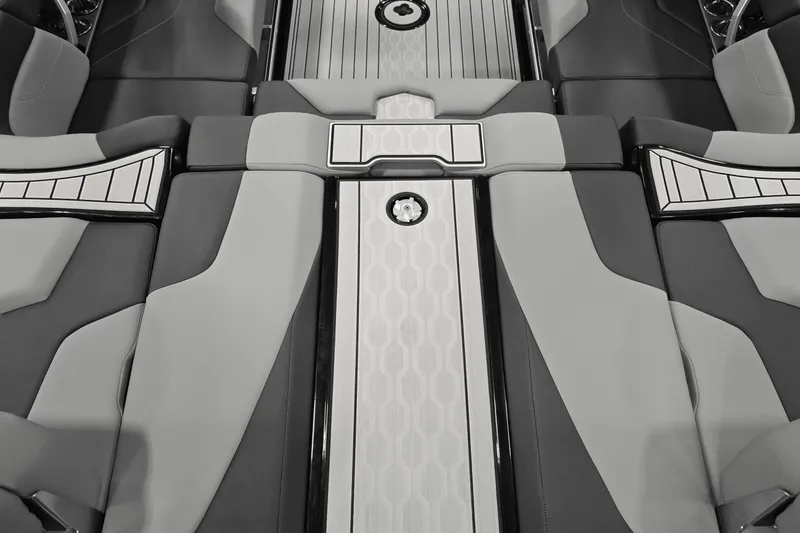 Slide: The Image of Mastercraft XT22 2025 - 18