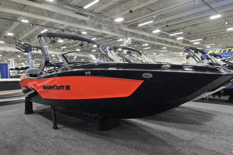 Slide: The Image of Mastercraft XT22 2025 - 2