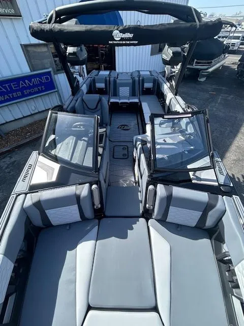 Slide: The Image of Malibu Wakesetter 24MXZ 2025 - 6
