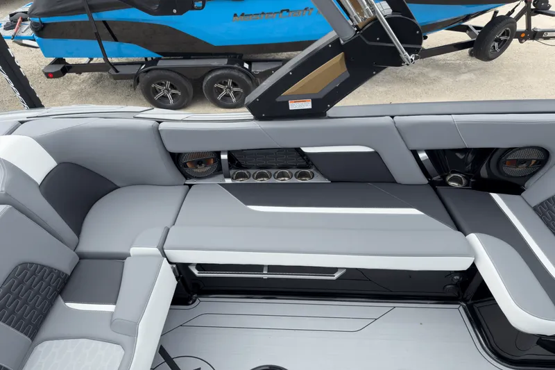 Slide: The Image of Mastercraft X22 2025 - 18