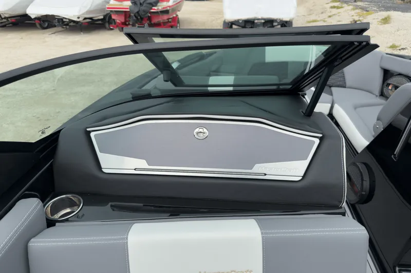 Slide: The Image of Mastercraft X22 2025 - 21