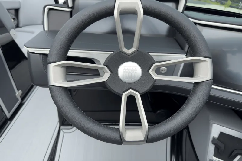 Slide: The Image of Mastercraft X22 2025 - 28