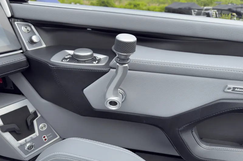 Slide: The Image of Mastercraft X22 2025 - 31