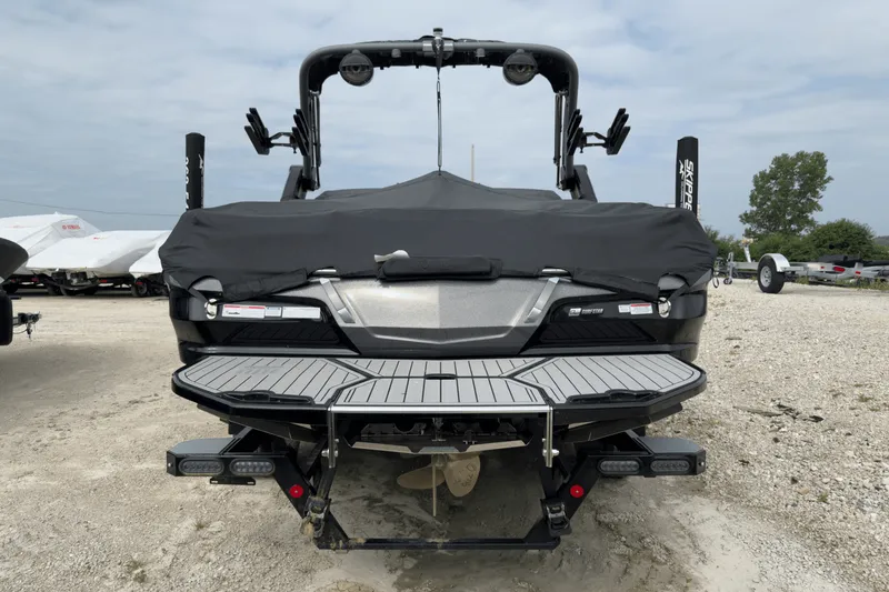 Slide: The Image of Mastercraft X22 2025 - 51