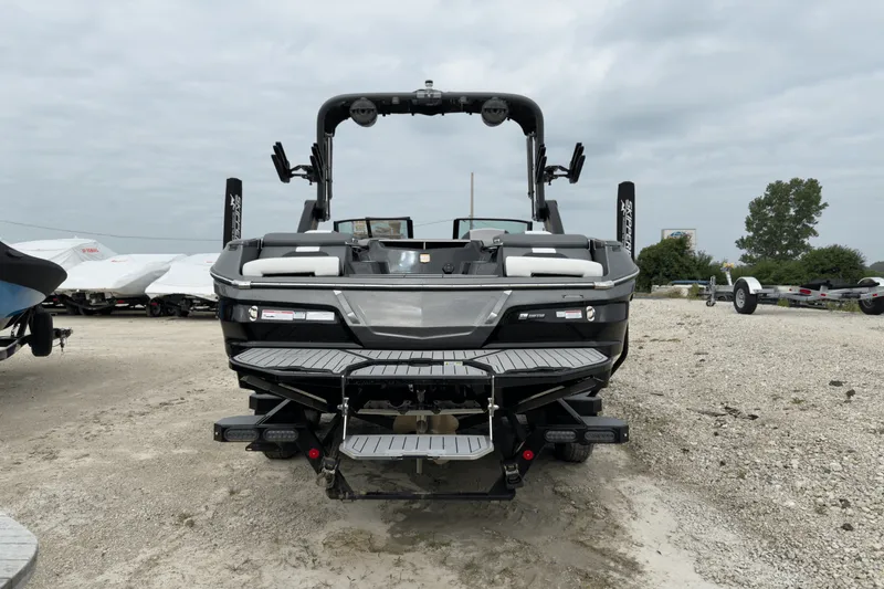 Slide: The Image of Mastercraft X22 2025 - 7