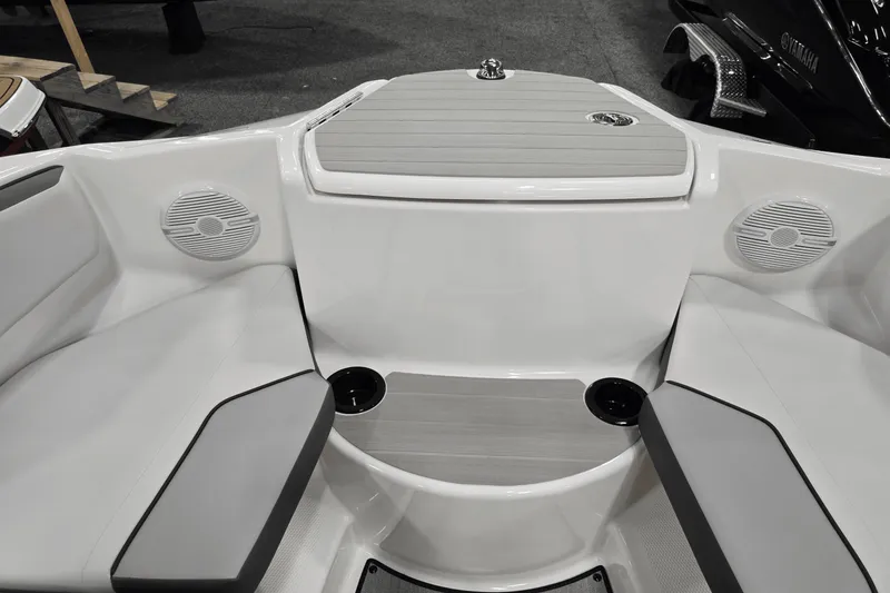 Slide: The Image of Yamaha AR220 2025 - 4