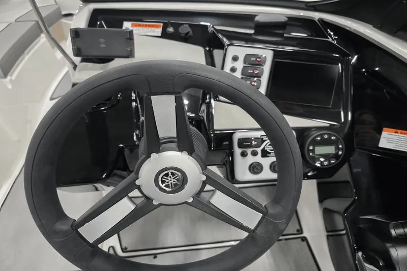 Slide: The Image of Yamaha AR220 2025 - 8