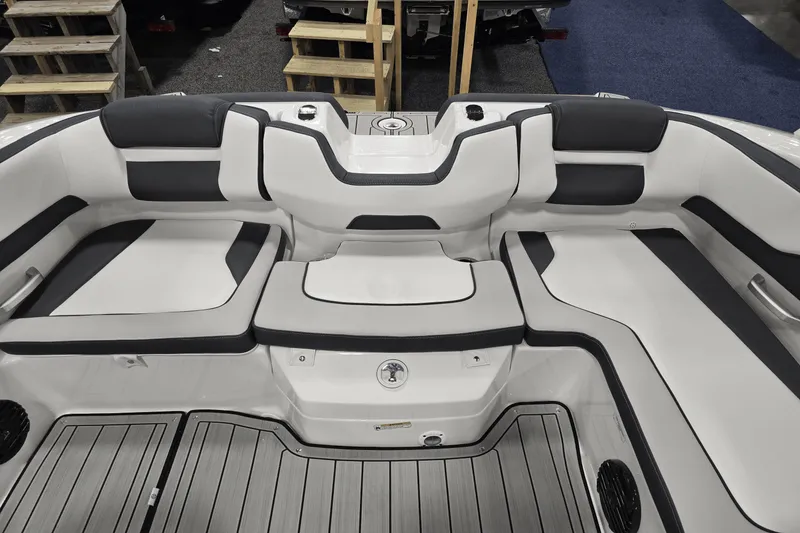 Slide: The Image of Yamaha 195S 2025 - 11