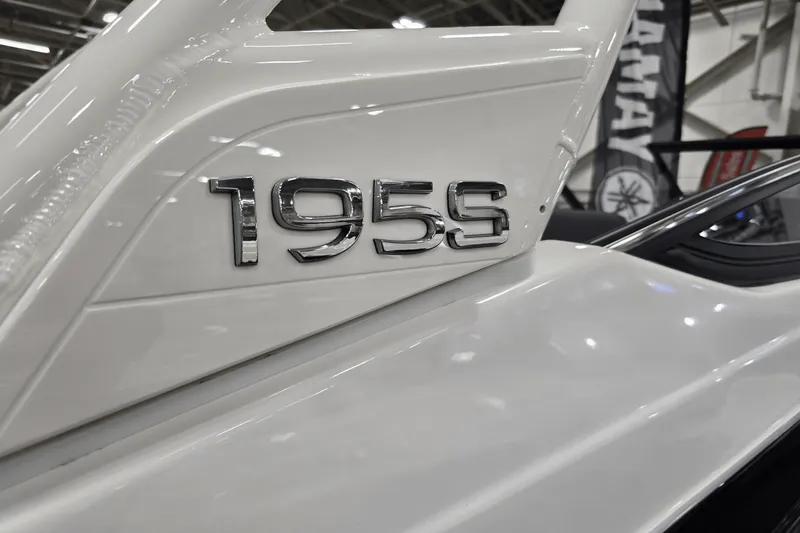 Slide: The Image of Yamaha 195S 2025 - 15