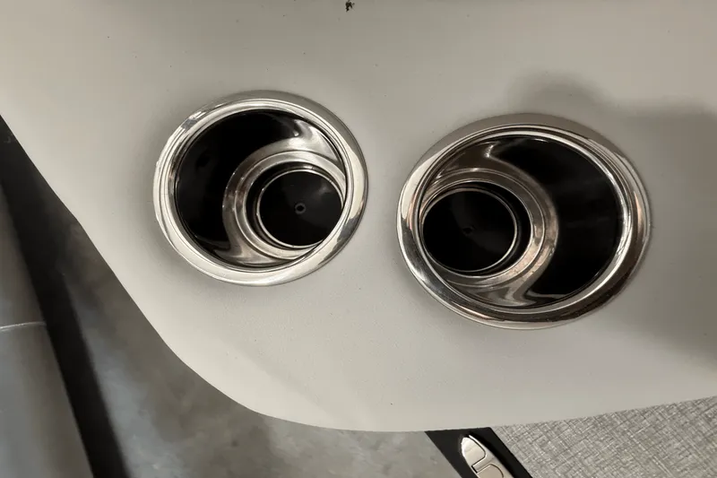 Slide: The Image of Harris Cruiser 190 2025 - 17