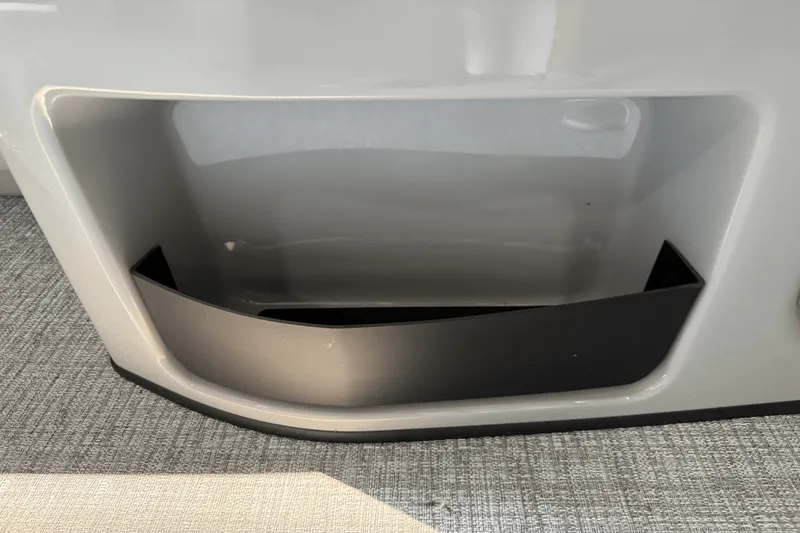 Slide: The Image of Harris Cruiser 190 2025 - 21