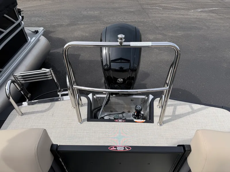 Slide: The Image of Harris Cruiser 190 2025 - 11