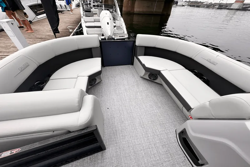 Slide: The Image of Harris 210 Cruiser 2025 - 4