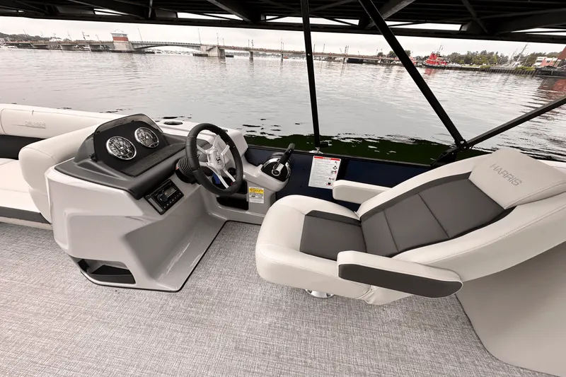 Slide: The Image of Harris 210 Cruiser 2025 - 7