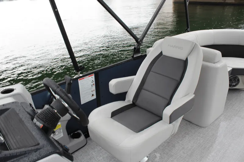 Slide: The Image of Harris 210 Cruiser 2025 - 8