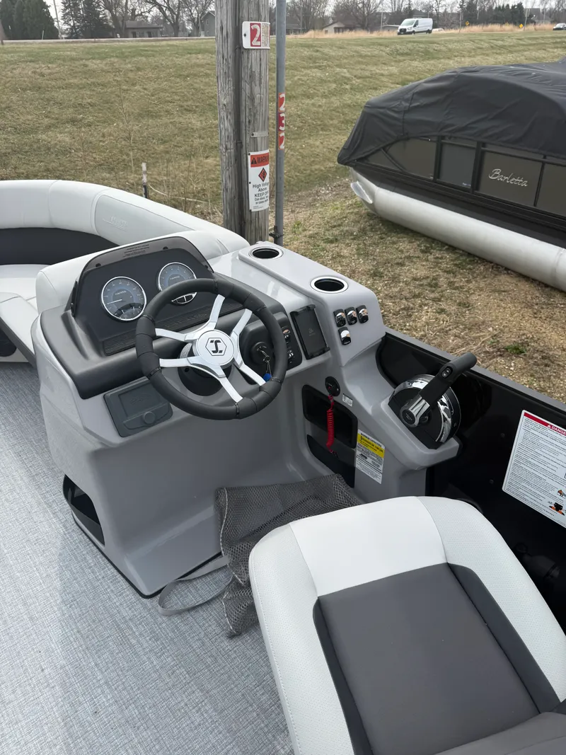 Slide: The Image of Harris 210 Cruiser 2025 - 6