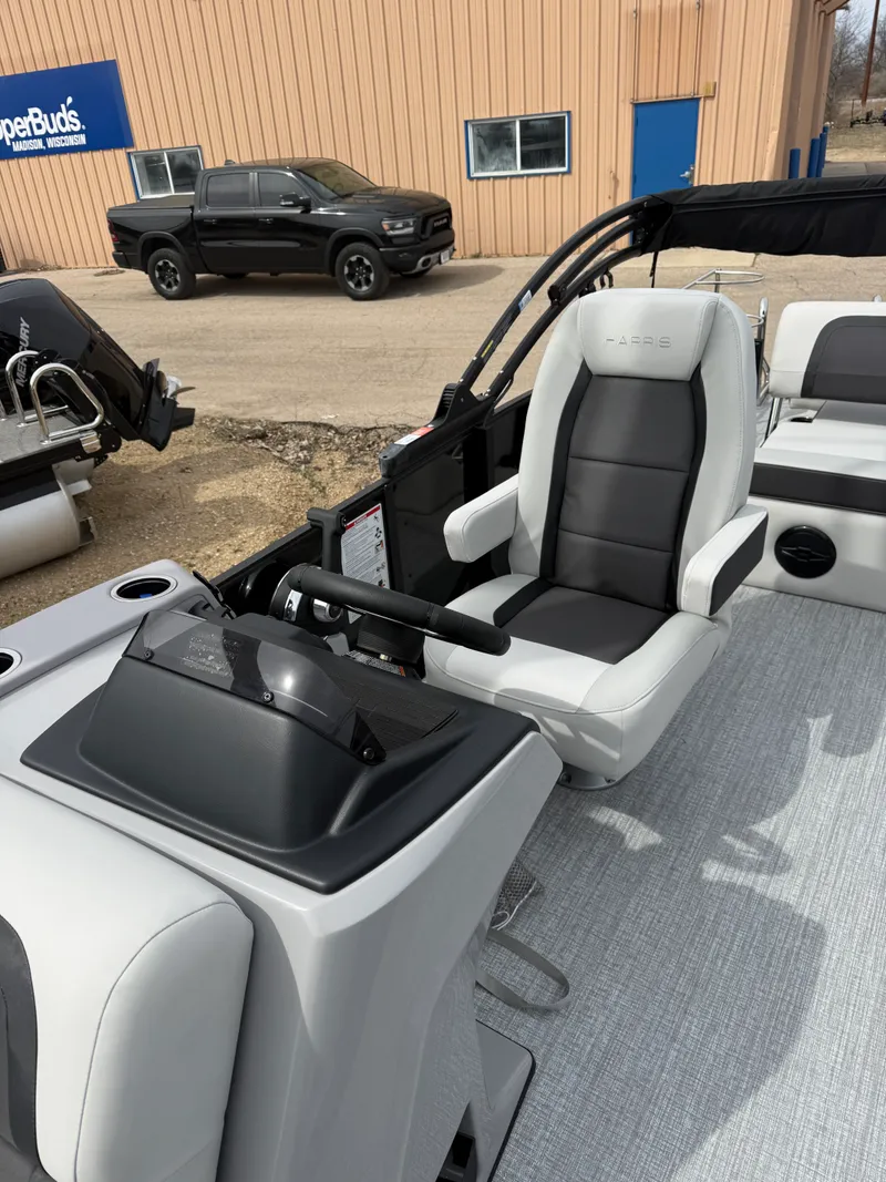 Slide: The Image of Harris 210 Cruiser 2025 - 7