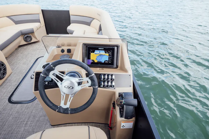 Slide: The Image of Harris 210 Cruiser 2025 - 2