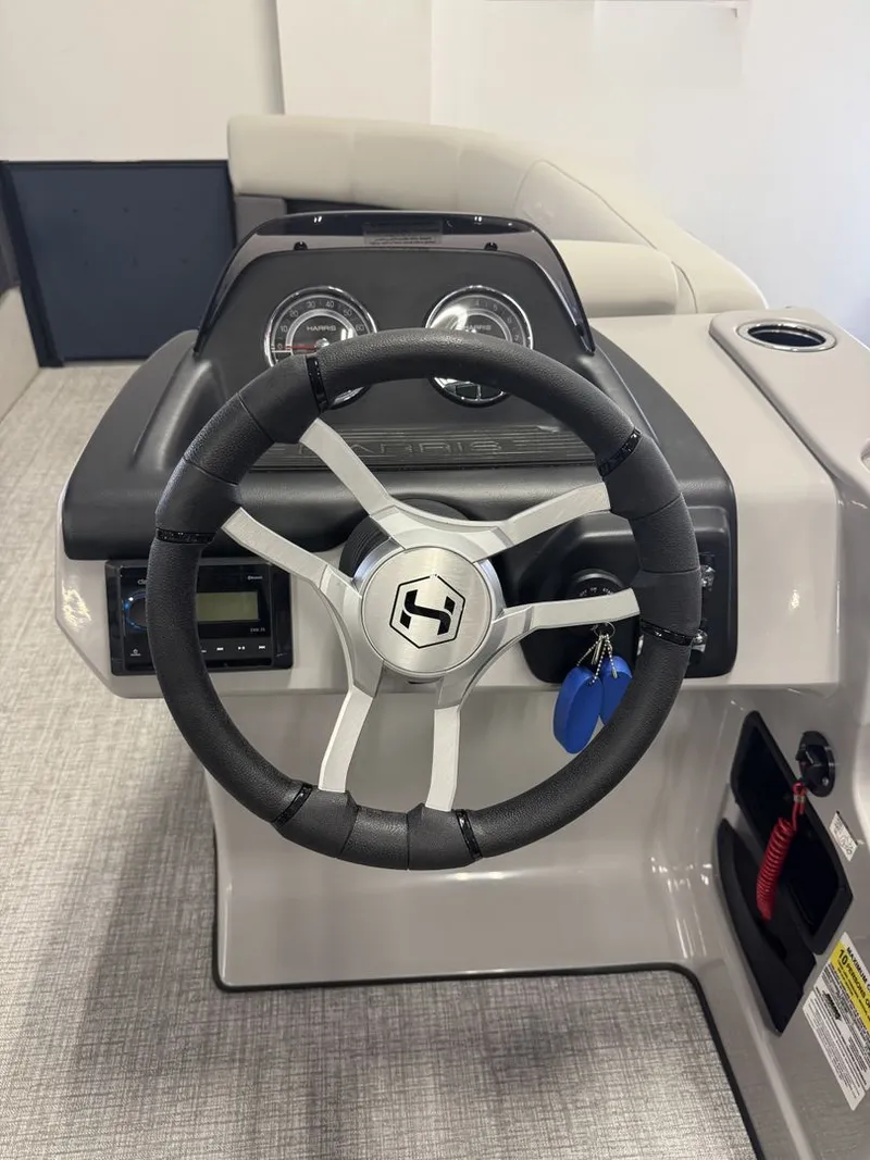 Slide: The Image of Harris 210 Cruiser 2025 - 13