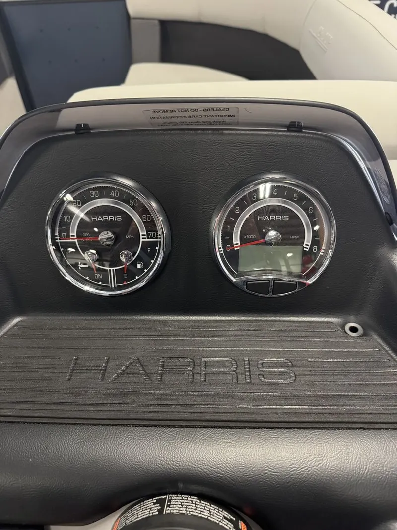 Slide: The Image of Harris 210 Cruiser 2025 - 15