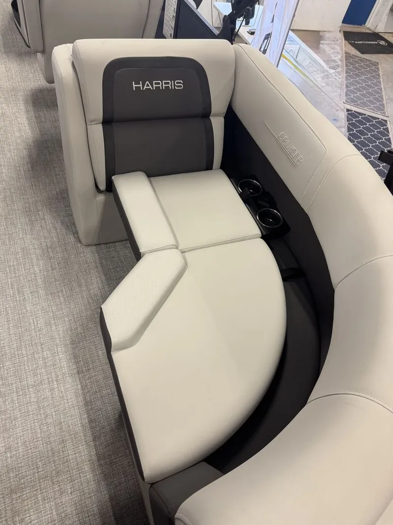 Slide: The Image of Harris 210 Cruiser 2025 - 7