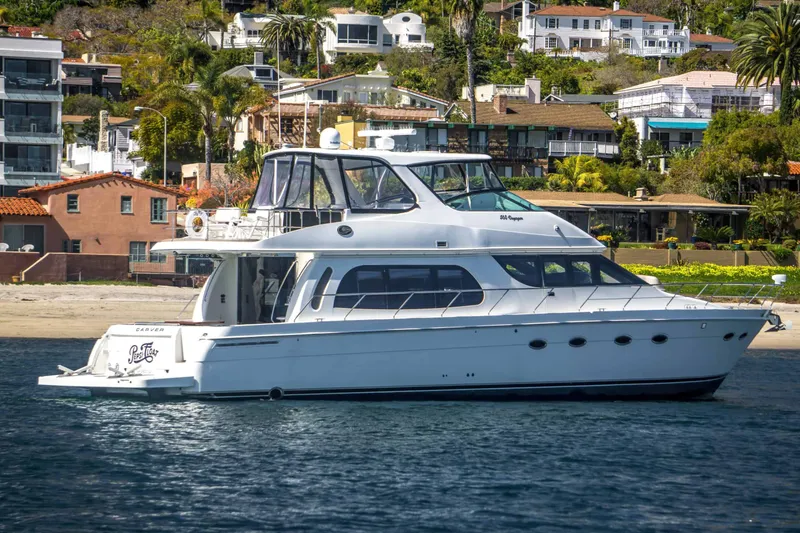 Slide: The Image of Carver Yachts 560 Voyager Skylounge 2005 - 6