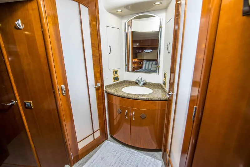 Slide: The Image of Carver Yachts 560 Voyager Skylounge 2005 - 26