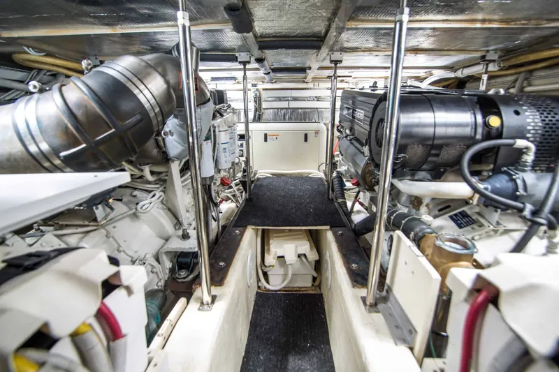 Slide: The Image of Carver Yachts 560 Voyager Skylounge 2005 - 34