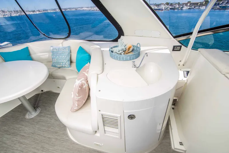 Slide: The Image of Carver Yachts 560 Voyager Skylounge 2005 - 16