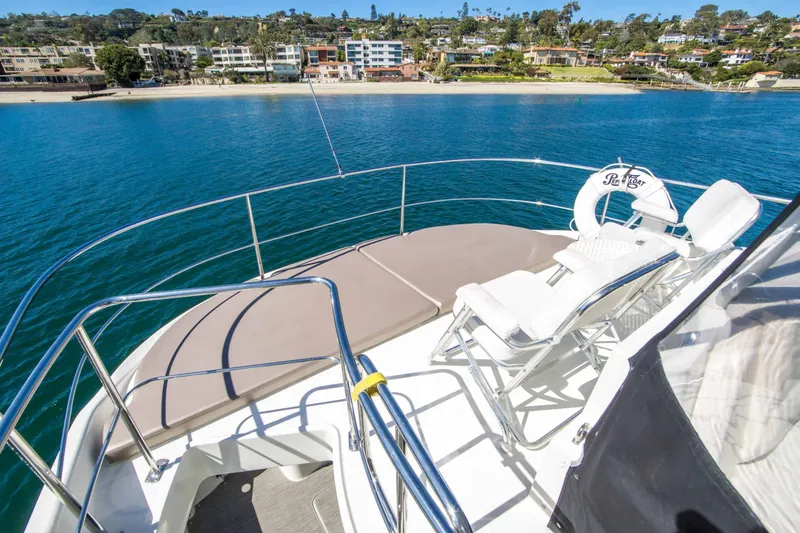 Slide: The Image of Carver Yachts 560 Voyager Skylounge 2005 - 19