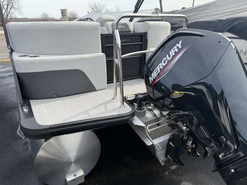 Slide: The Image of Harris 210 Cruiser 2025 - 12