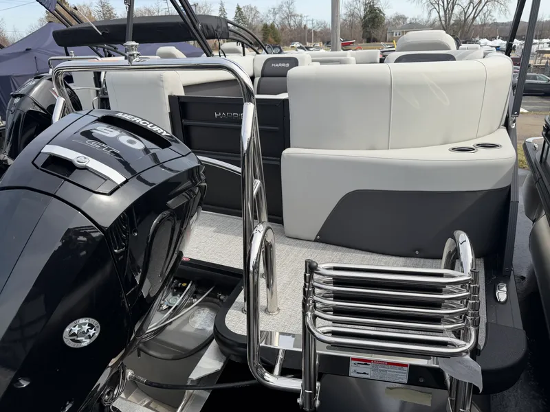 Slide: The Image of Harris 210 Cruiser 2025 - 13